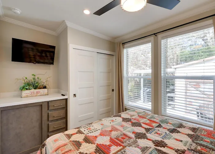 Rodeo Thrills & Backyard Bbqs! Lake Wales Retreat